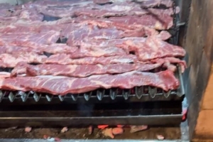 开云体育登录-必备美食！大马丁社媒晒阿根廷队厨房烤肉视频