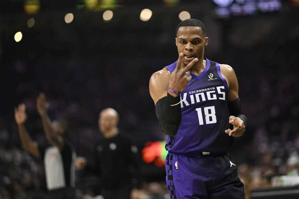 开云体育登录-威少时隔7年26+6+6三分！国王灭奇才首次4连胜 小萨时隔27场复出