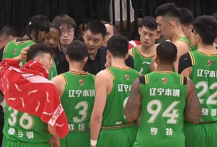 开云体育官网-18场比赛后，辽宁男篮为何输了10场？杨鸣变乖许多，昔日旧将复出|赵继伟|辽宁队|张陈治锋|山东男篮|李晓旭_新浪体育_新浪新闻