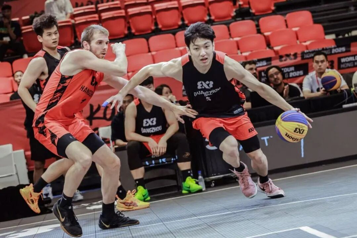 开云体育-粤BA｜为城而战！广州队全阵集结，备战冲刺2026年粤BA|广东省|篮球|男子篮球联赛|赛事|广东省男子篮球联赛_新浪体育_新浪新闻